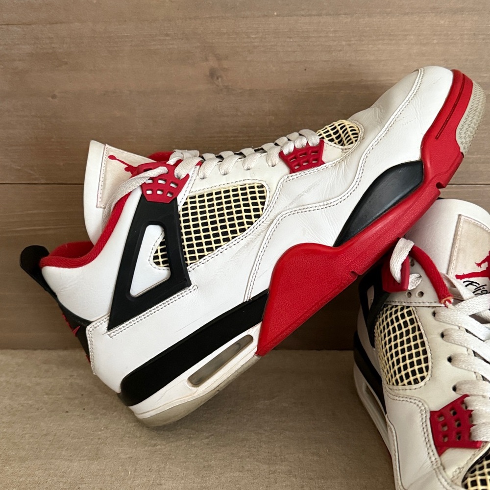 Authentic | 🔥 Fire Red Jordan 4 - Picture 7 of 17